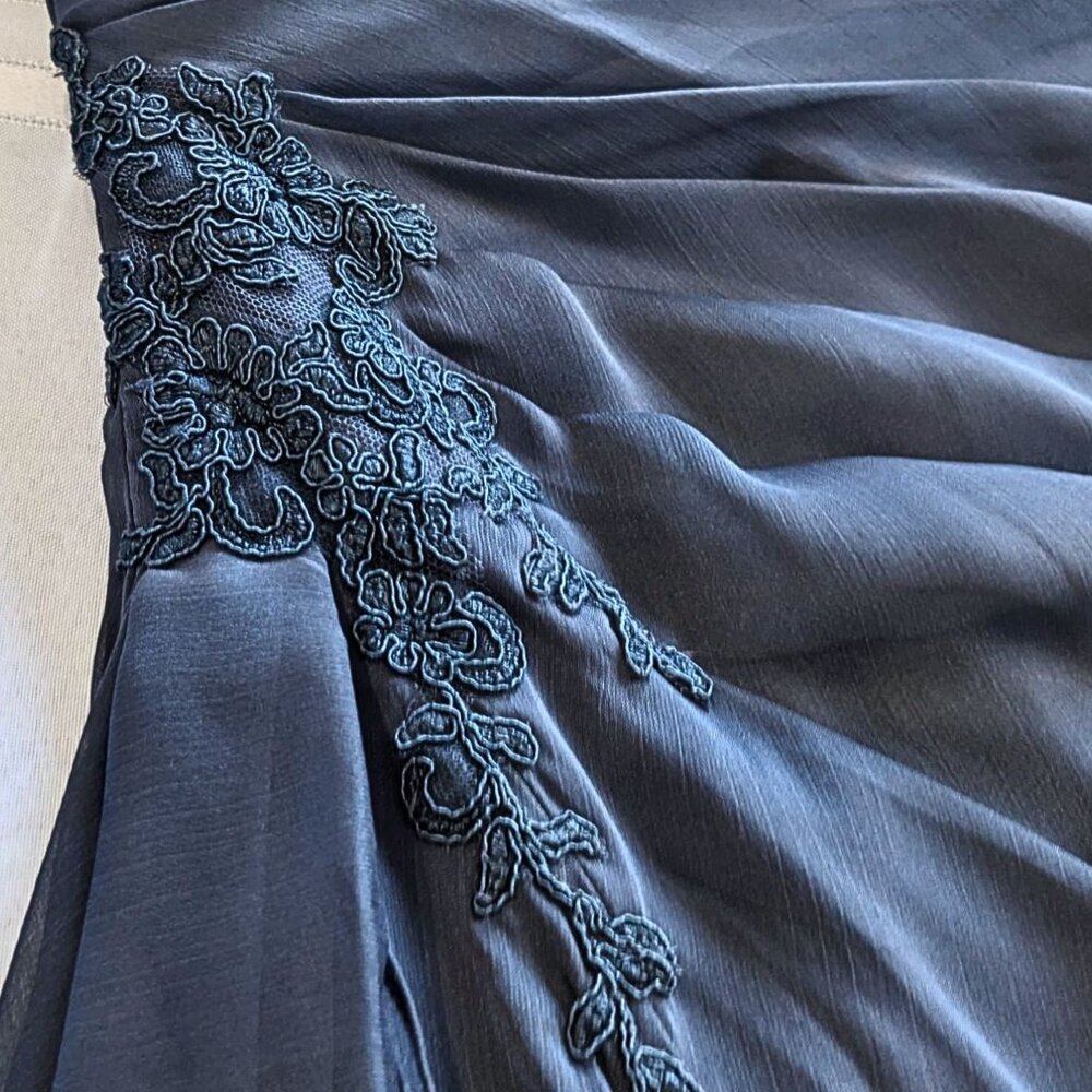 JADE BY JASMINE Iron Gray Alencon Lace Illusion Bodice MOB Gown J165012X Size 18 - Picture 4 of 10
